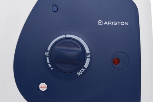 Bình nóng lạnh Ariston STAR B 15 R 2.5 FE