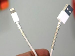 Các dụng cụ đơn giản dùng bảo vệ cáp sạc