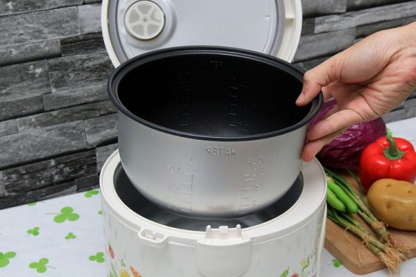 SỬ DỤNG NỒI CƠM ĐIỆN