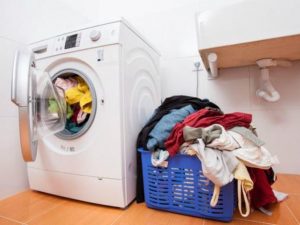Giặt quần áo với khối lượng không phù hợp