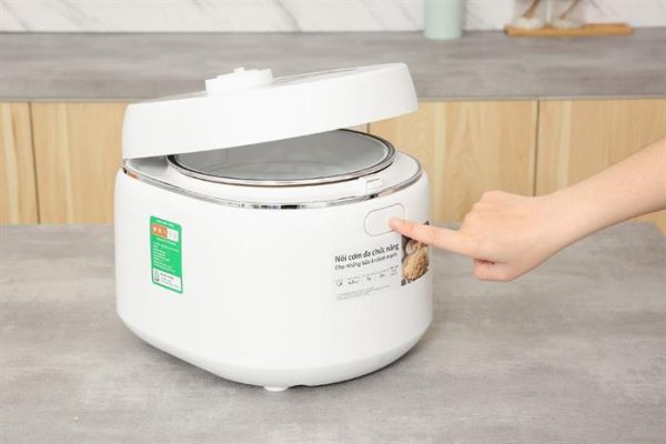 noi-com-dien-tu-panasonic-1-8-lit-sr-dk184wra-13-638827305112418965-700x467