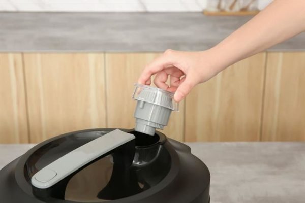 noi-com-dien-philips-1-8-lit-hd3213-31-11-638693411545156627-700x467