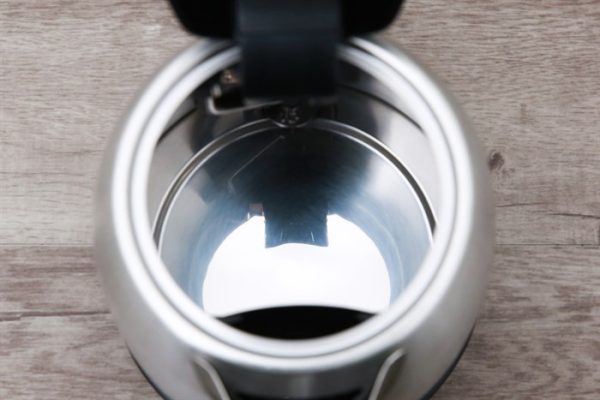 binh-dun-sieu-toc-philips-hd9350-6-700x467